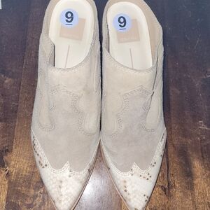 Dolce Vita Women's Tan and Cream Shoes Size 9.
